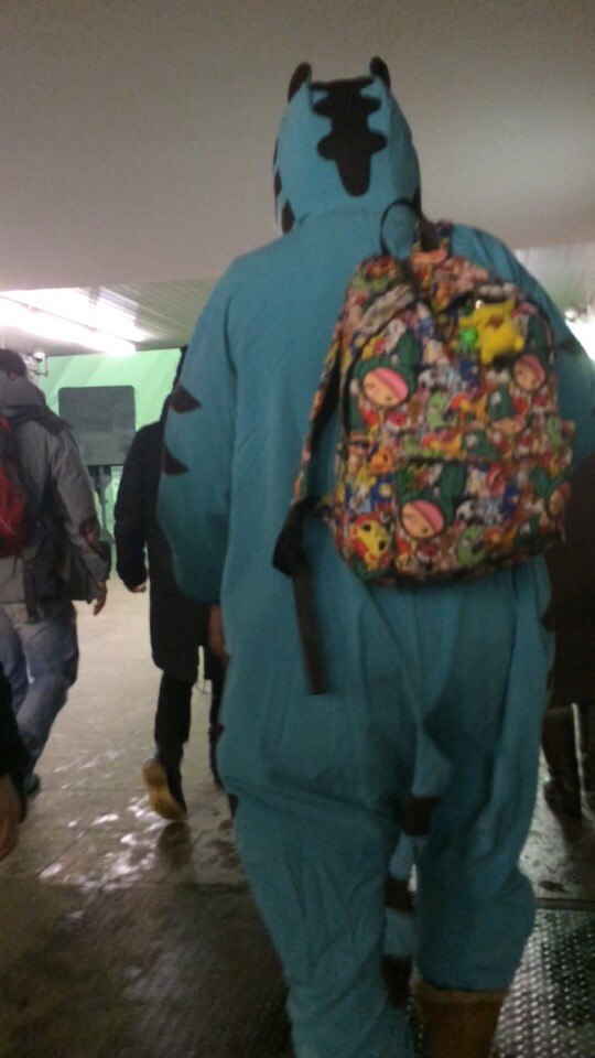 Безумные пассажиры российского метро, мода петербургского метро