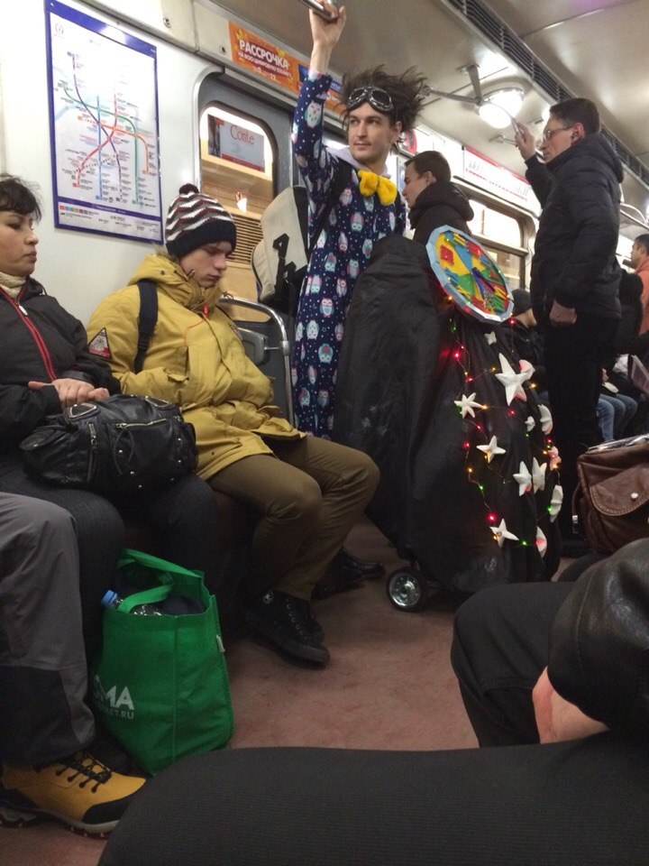 Безумные пассажиры российского метро, мода петербургского метро