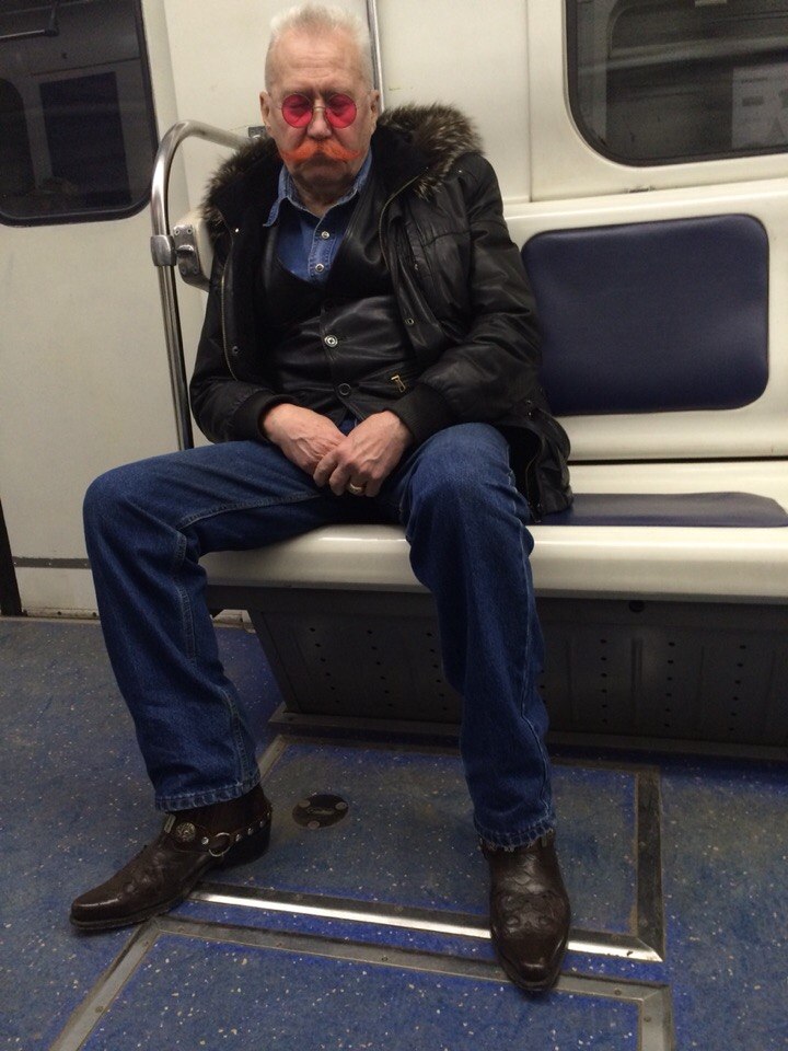 Безумные пассажиры российского метро, мода петербургского метро