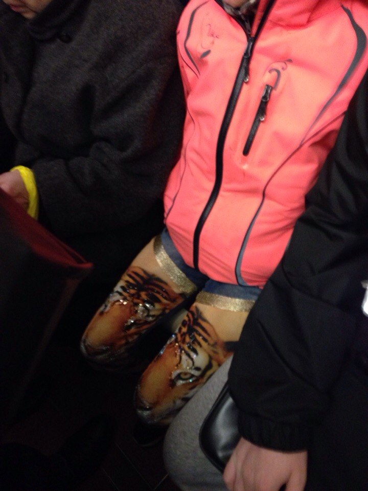 мода петербургского метро, мода метро, модники в транспорте, странные пассажиры метро 