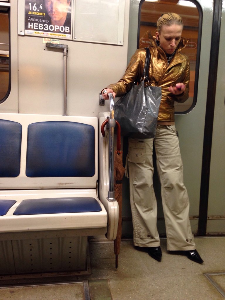 мода петербургского метро, мода метро, модники в транспорте, странные пассажиры метро 