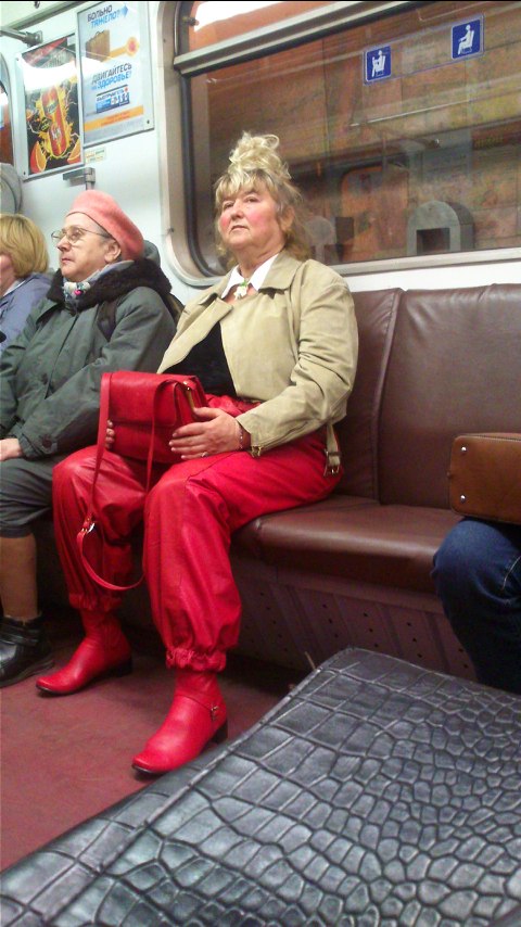 мода петербургского метро, мода метро, модники в транспорте, странные пассажиры метро 