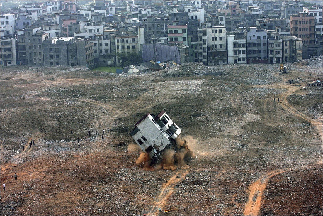 китайцы отказались сносить дом, китайские домовладельцы отказались сносить дом, не сносят дом в китае