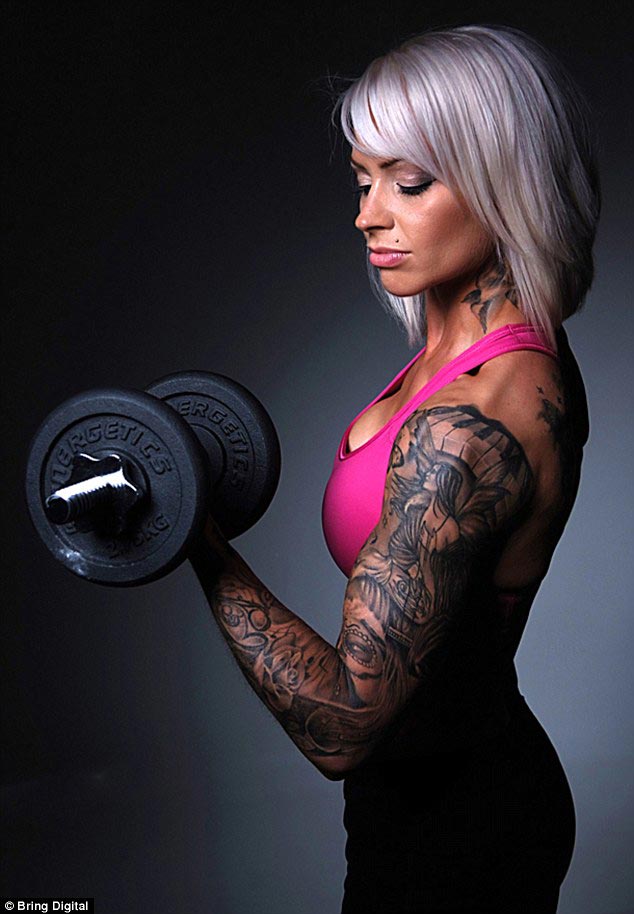 из полной девушки в спортсменку, толстая похудела стала спортсменокй, из толстушки в спортсменку, девушка похудела и стала сексуальной спортсменкой