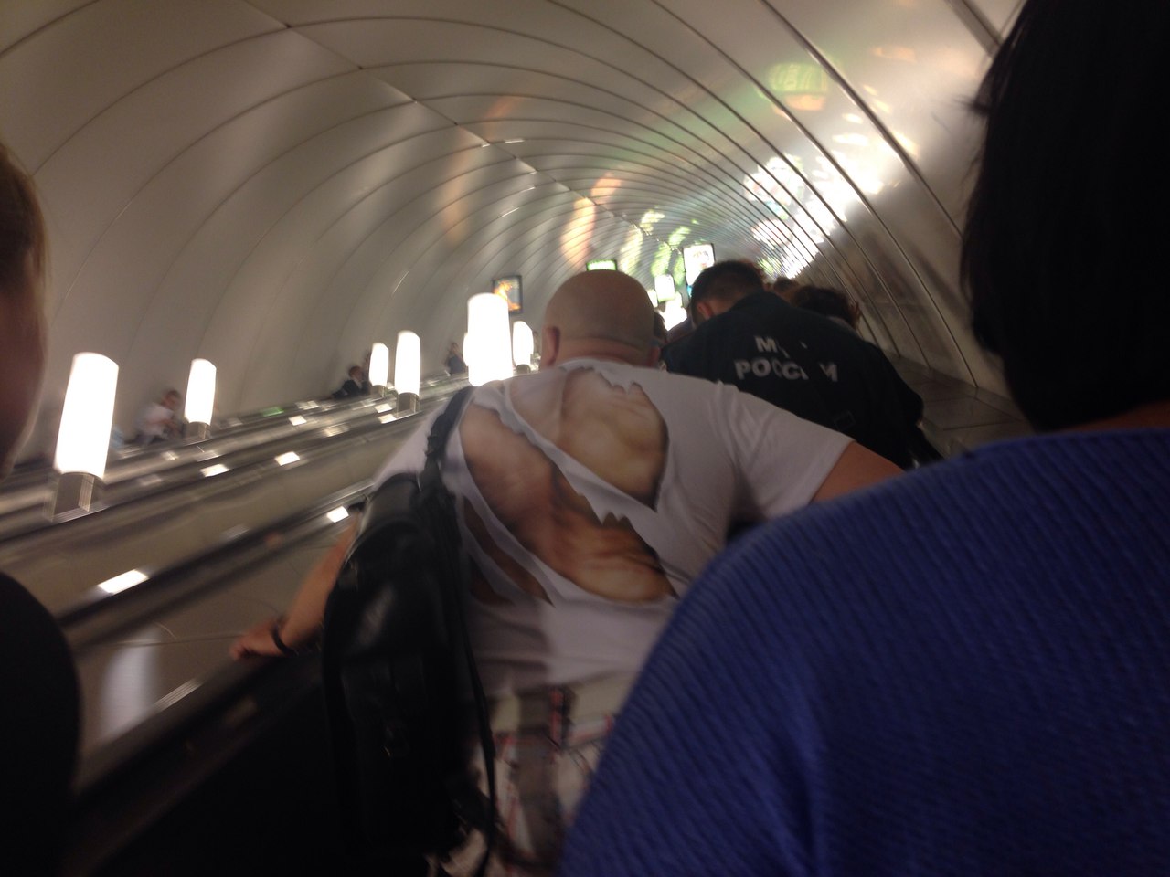 Мода, ты пьяна, иди домой или убийственные модники российского метро мода петербургского метро, мода метро, модники в транспорте, странные пассажиры метро