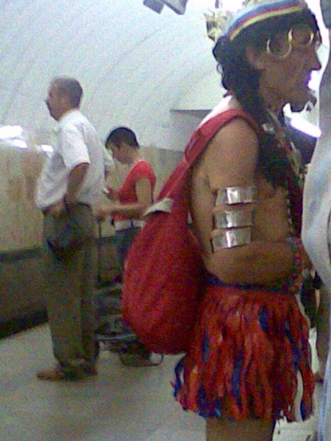 Мода, ты пьяна, иди домой или убийственные модники российского метро мода петербургского метро, мода метро, модники в транспорте, странные пассажиры метро