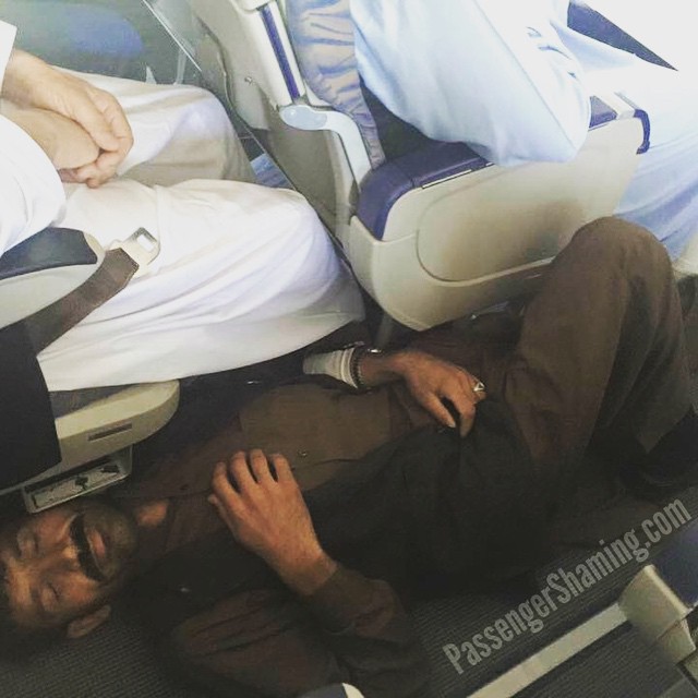 жуткие пассажира самолёта, Passenger shaming