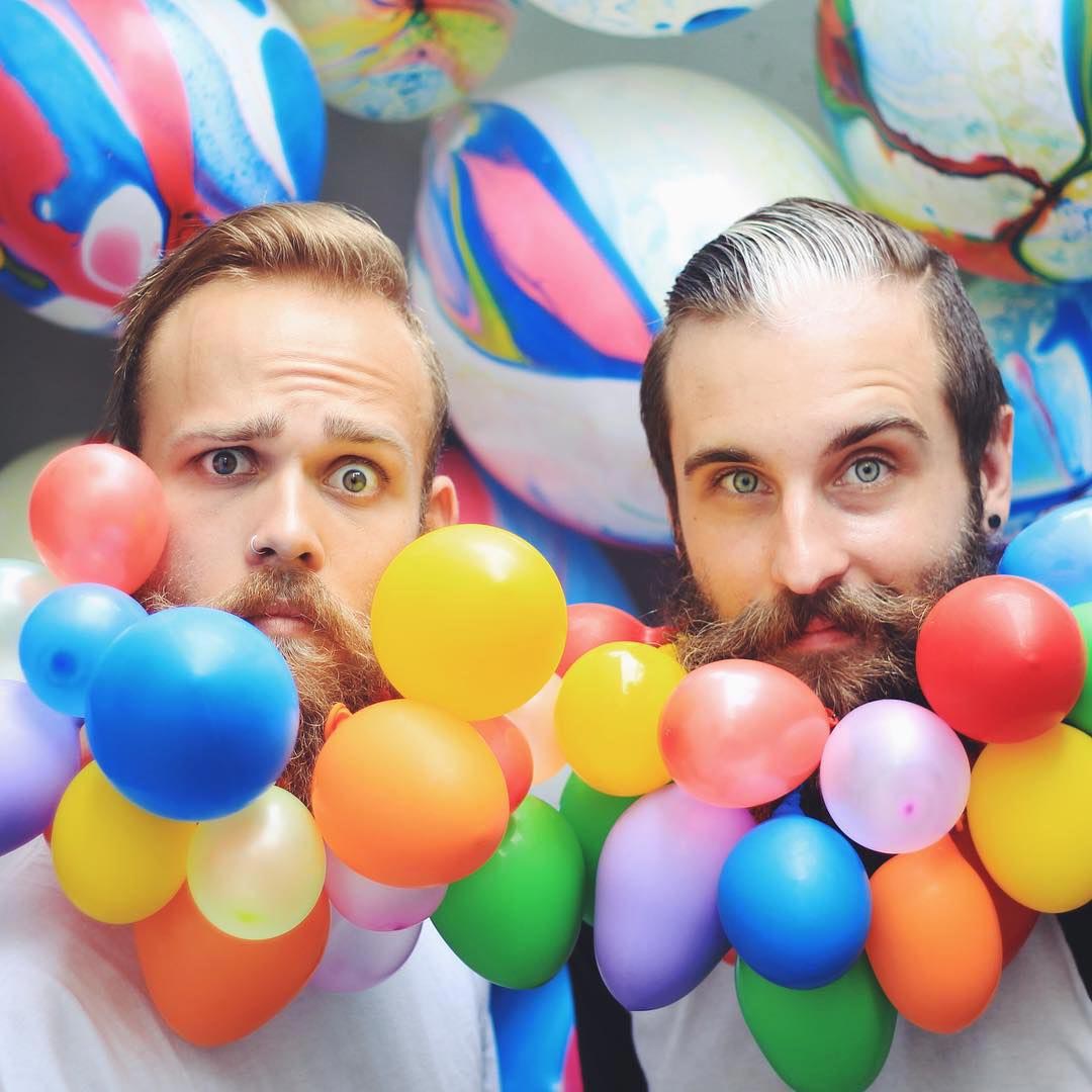 Бородатое искусство, бороды как искусство, парни украшают свои бороды