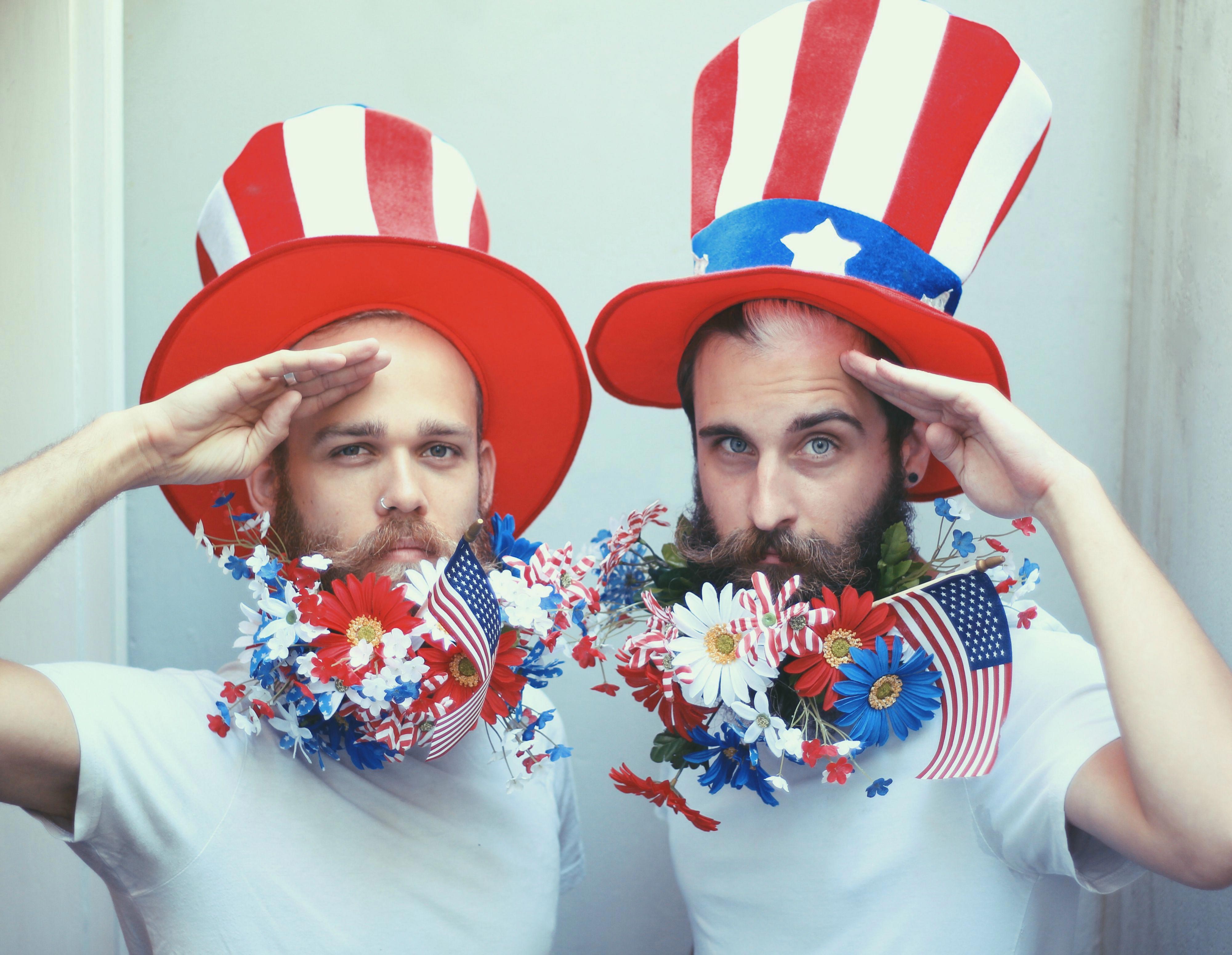 Бородатое искусство, бороды как искусство, парни украшают свои бороды