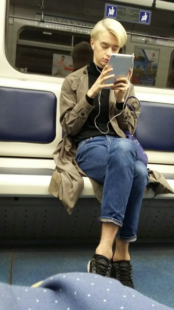 мода петербургского метро, мода метро, модники в транспорте, странные пассажиры метро 