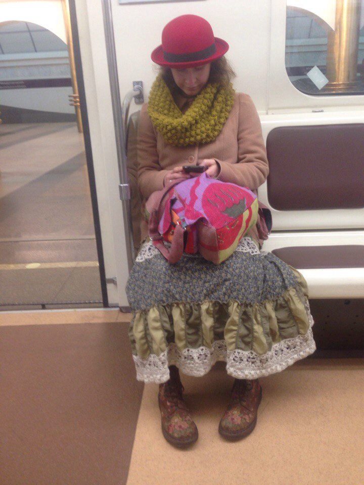 мода петербургского метро, мода метро, модники в транспорте, странные пассажиры метро 