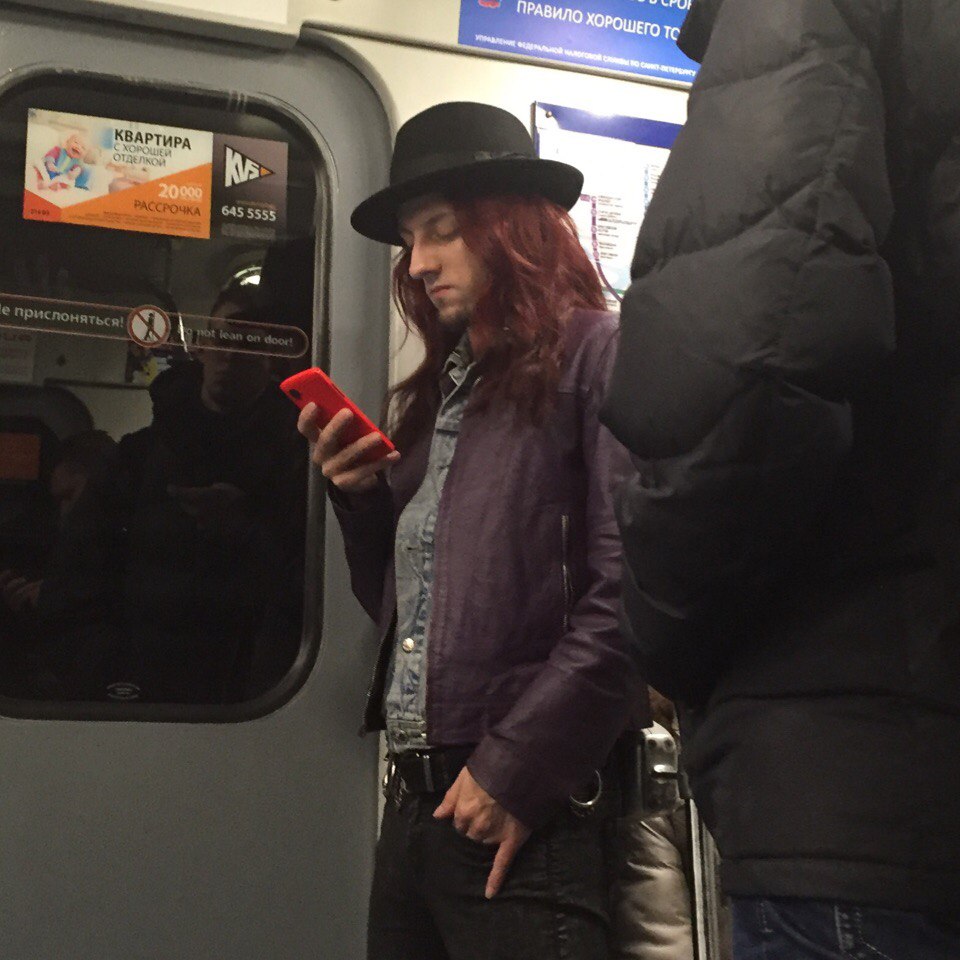 мода петербургского метро, мода метро, модники в транспорте, странные пассажиры метро 