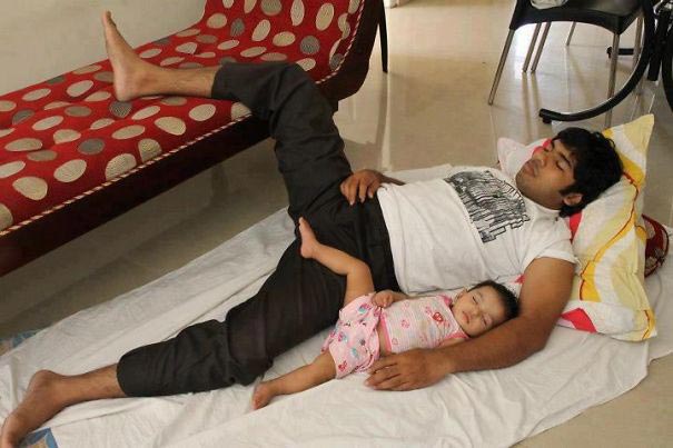 Каков отец, таков и сын, фотографии пап и их мини-копий, яблоко от яблони