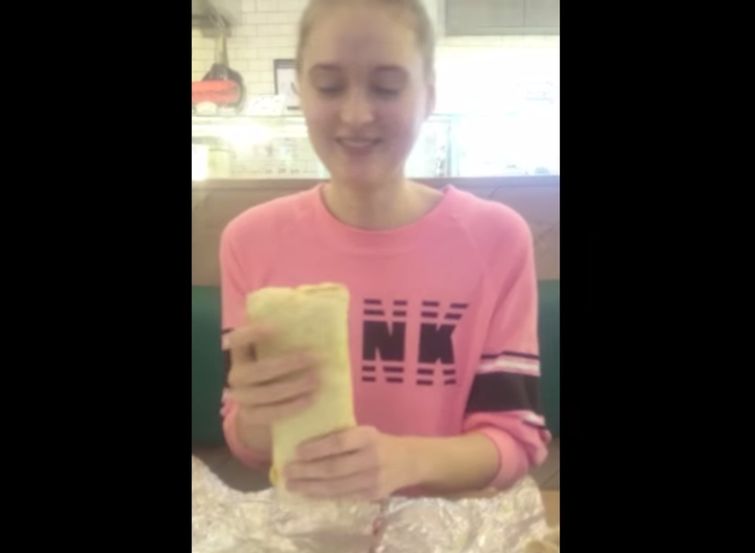 модель может съесть килограммовый буррито, Нела Зиссер, Nela Zisser