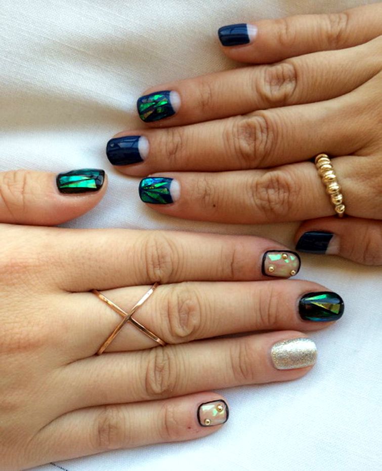 Битое стекло новый тренд в маникюре, glassnails