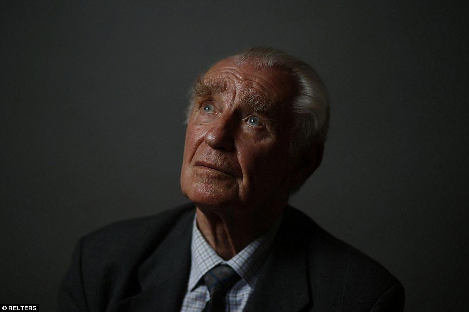 выжившие люди после Освенцима, освобожденные из Освенцима, воспоминания выживших из Освенцима, люди освобожденные из концентрационных лагерей