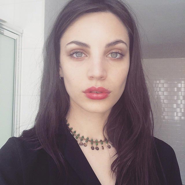 Виктория Фурнари, Victoria Furnari, модель путают с Анджелиной Джоли