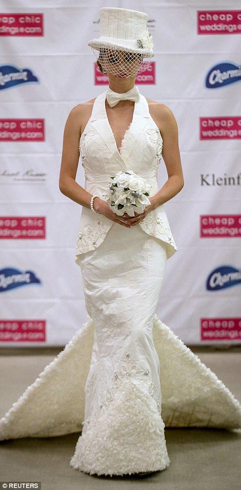 конкурс свадебных платьев из туалетной бумаги, платья из туалетной бумаги, 11th Annual Toilet Paper Wedding Dress Contest