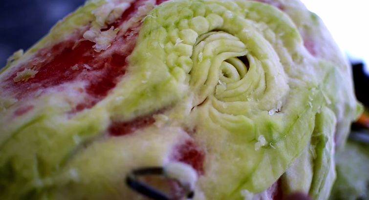 Арбузных дел мастер: скульптор превратил обыкновенный арбуз в жуткого дракона Валериано Фатика, Valeriano Fatica, дракон из арбуза