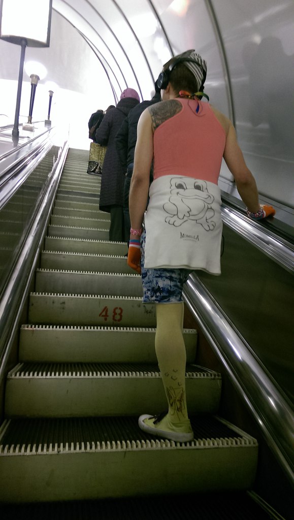мода петербургского метро, мода метро, модники в транспорте, странные пассажиры метро 