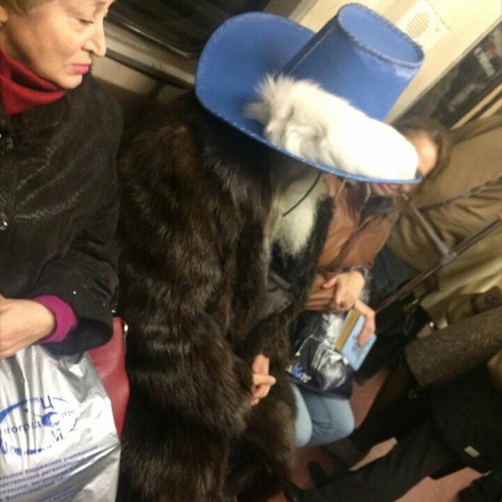 мода петербургского метро, мода метро, модники в транспорте, странные пассажиры метро 