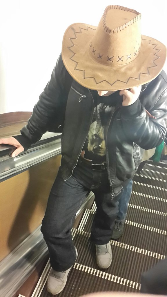 мода петербургского метро, мода метро, модники в транспорте, странные пассажиры метро 