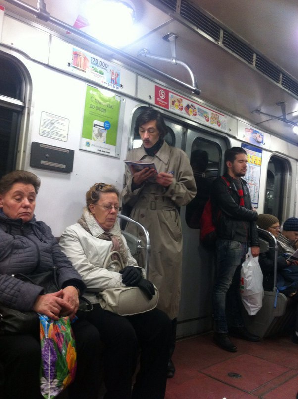 мода петербургского метро, мода метро, модники в транспорте, странные пассажиры метро 