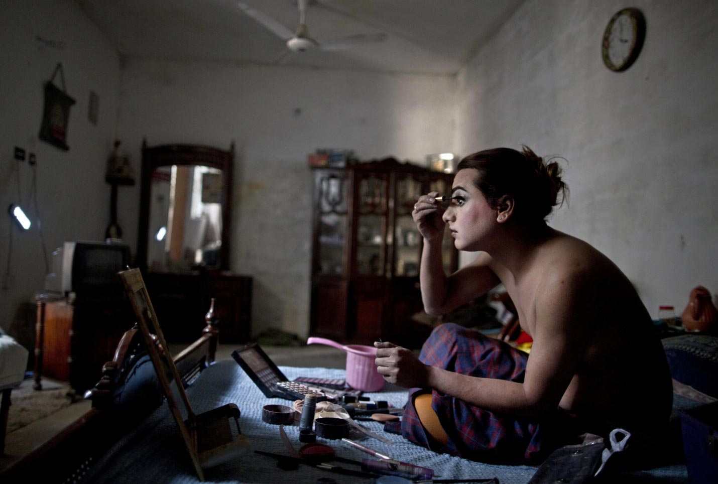 двойная жизнь пакистанских трансвеститов, Скрытая жизнь пакистанских трансвеститов, жизнь трансвеститов в Пакистане, как в Пакистане живут трансвеститы, трансве