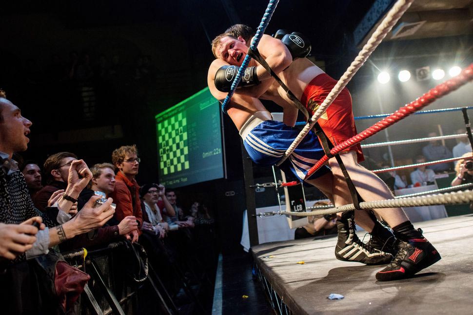 самые странные соревнования, безумные конкурсы, сумасшедшие состязания