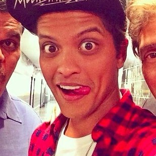 парни с ямочками, звёзды с ямочками. ямочки на щеках