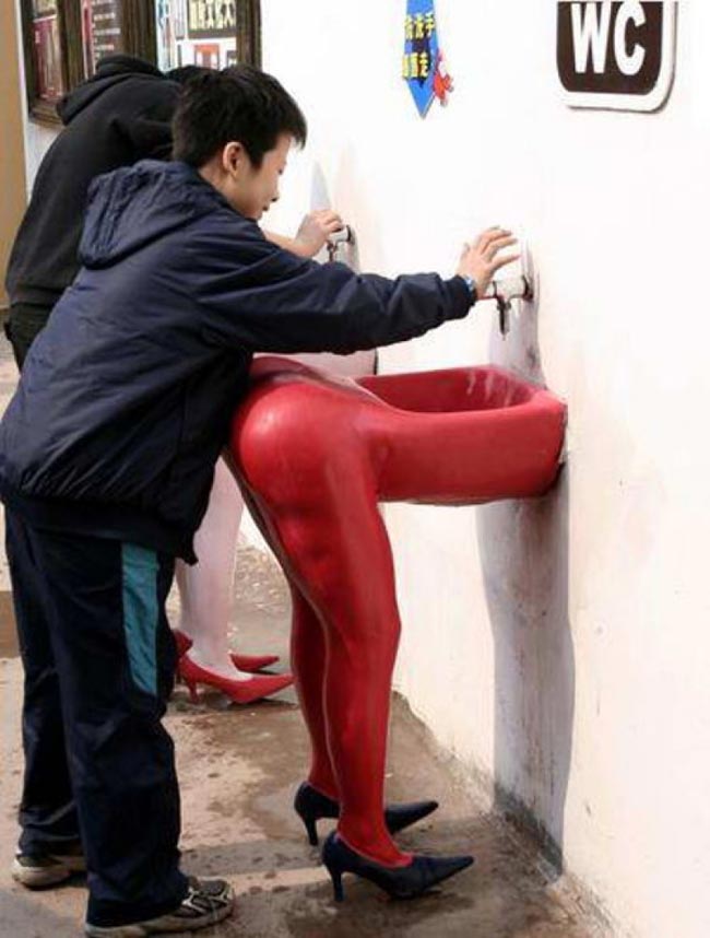 Туалетные фотографии, странные люди в туалете