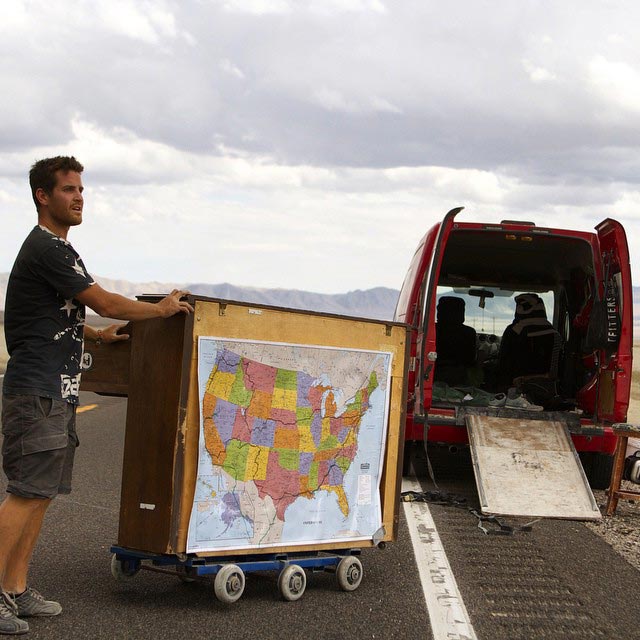 путешествие с пианино, парень отправился в путешествие с пианино, Дотан Негрин, Dotan Negrin