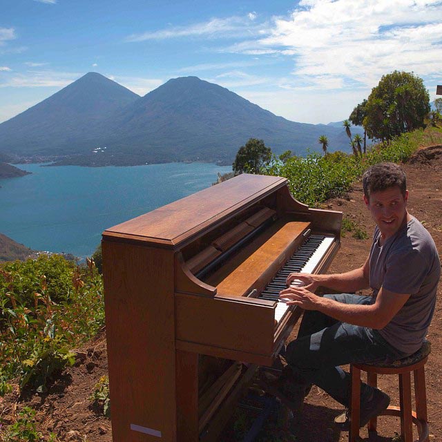 путешествие с пианино, парень отправился в путешествие с пианино, Дотан Негрин, Dotan Negrin