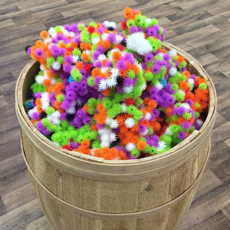 Bunchems, игрушка оставляющая маленьких девочек без волос, игрушка путается в волосах, из-за игрушки обрезать волосы, игрушка застревает в волосах