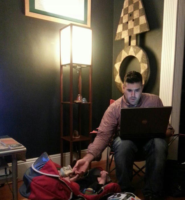 фотографии как трудно быть отцом, как трудно быть молодым отцом, доказательства трудно быть отцом, отцы и дети смешное