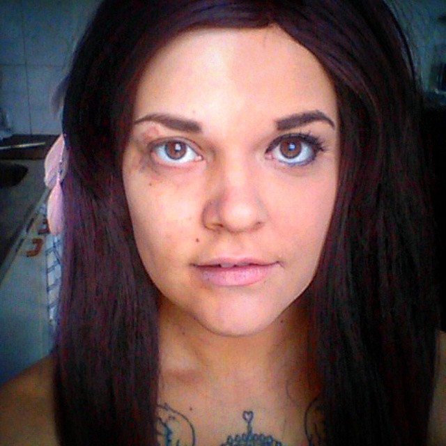 макияж на одной половине лица, девушки без макияжа, #ThePowerOfMakeup