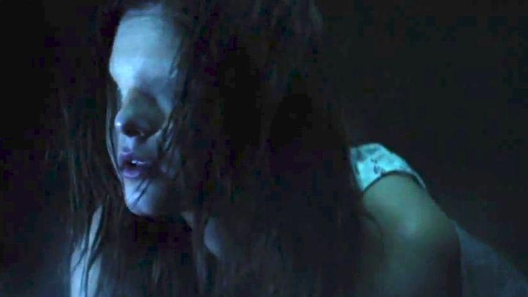 в кинотеатре перепутали киноленты, вместо головоломки поставил астрал 3, астрал 3 вместо головоломки, киномеханик перепутал ленты в кинотеатре