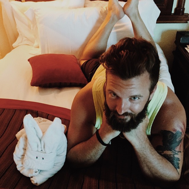 Парни троллят девушек, парни пародируют типичные фотографии из Instagram, brosbeingbasic