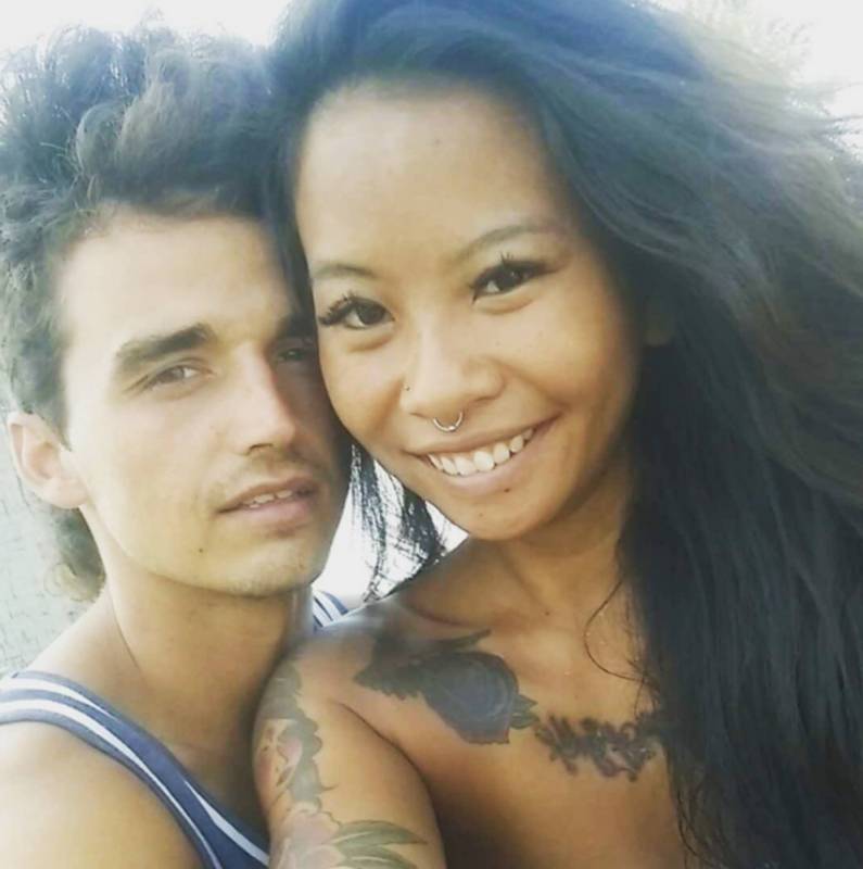 Канья Сессер, девушка без ног ставшая моделью 