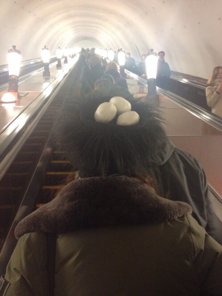 мода петербургского метро, мода метро, модники в транспорте, странные пассажиры метро 