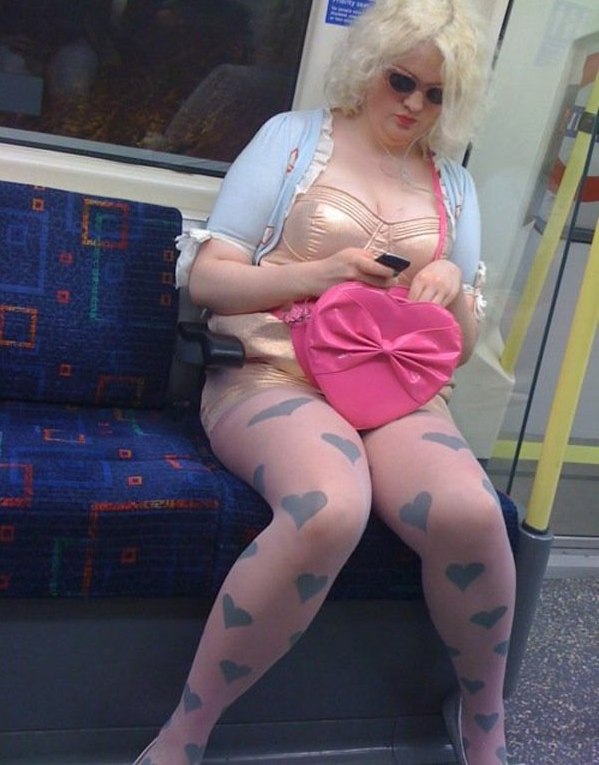 мода петербургского метро, мода метро, модники в транспорте, странные пассажиры метро 