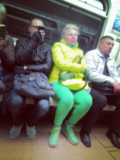 мода петербургского метро, мода метро, модники в транспорте, странные пассажиры метро 