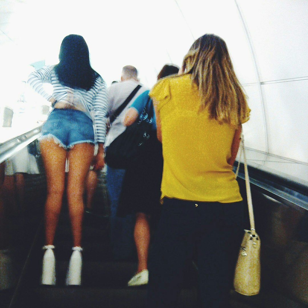 мода петербургского метро, мода метро, модники в транспорте, странные пассажиры метро 