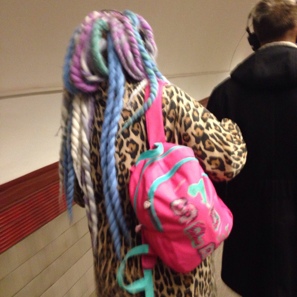 мода петербургского метро, мода метро, модники в транспорте, странные пассажиры метро 