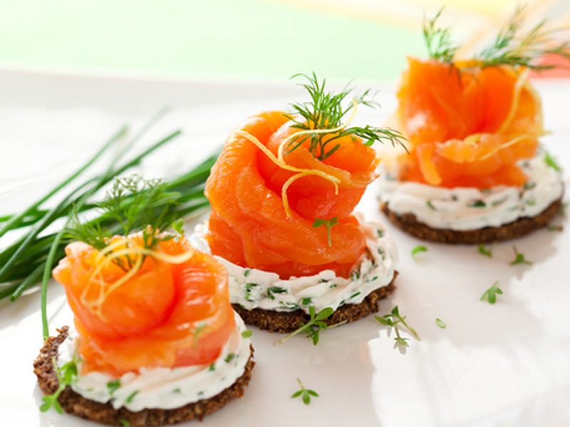 новогодние блюда, новогодний стол в России