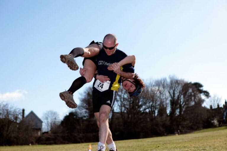 12 странных английских традиций, в реальность которых трудно поверить странные английские традиции, необычные английские традиции, английские традиции в которые трудно поверить