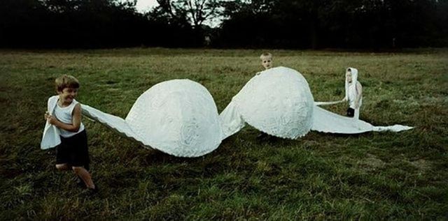 Доказательство того, что лето, это худшее время года для девушек с бoльшoй гpyдью летние проблемы девушек, проблемы девушек