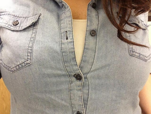 Доказательство того, что лето, это худшее время года для девушек с бoльшoй гpyдью летние проблемы девушек, проблемы девушек