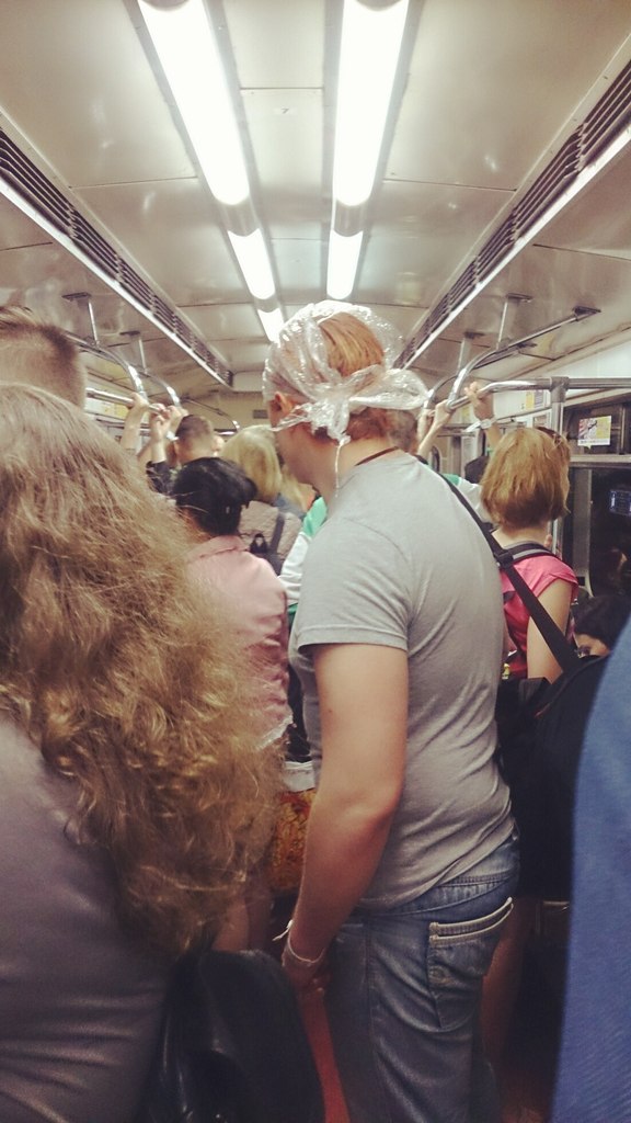 мода петербургского метро, мода метро, модники в транспорте, странные пассажиры метро 