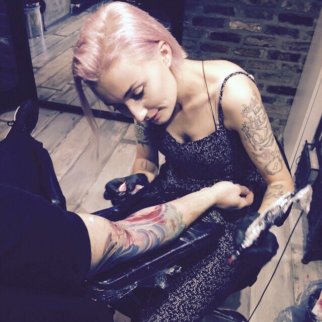  Eva Krbdk, татуировки крестиком, тату под вышивку, татуировка вышивка крестиком